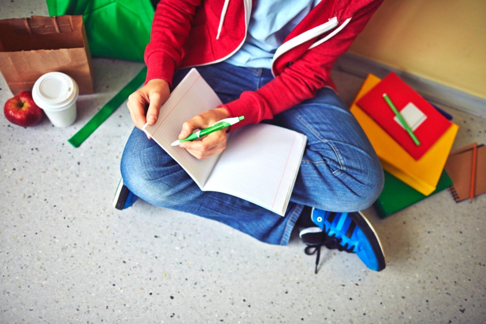 Financial analysis learning environment